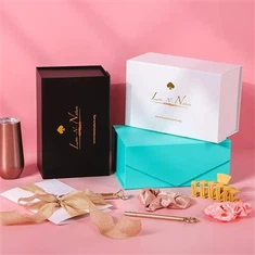 Faltbare Geschenkboxen mit Bandverschluss